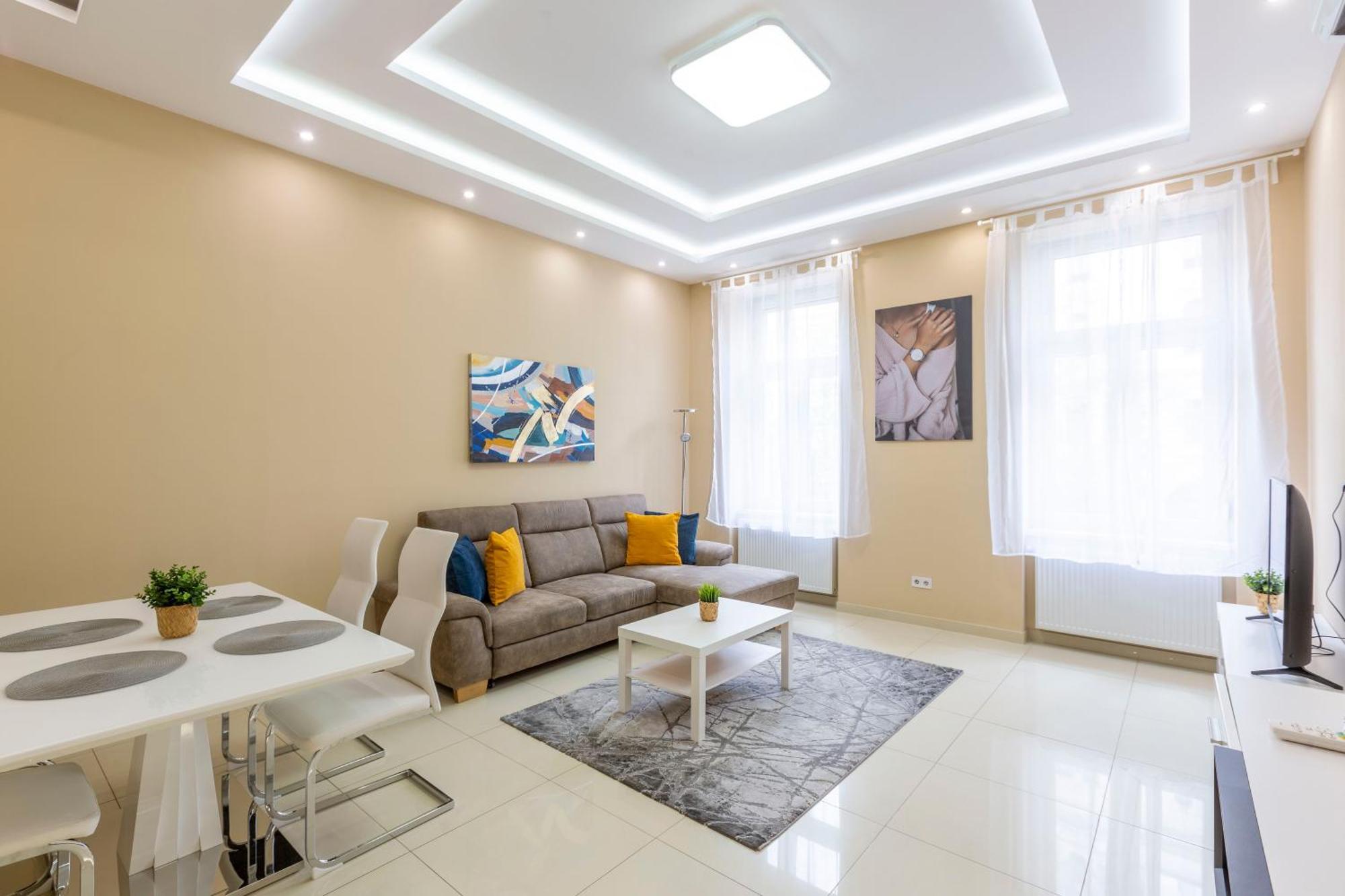 Spacious Bajcsy Residence In The Heart Of Budapest Exterior photo